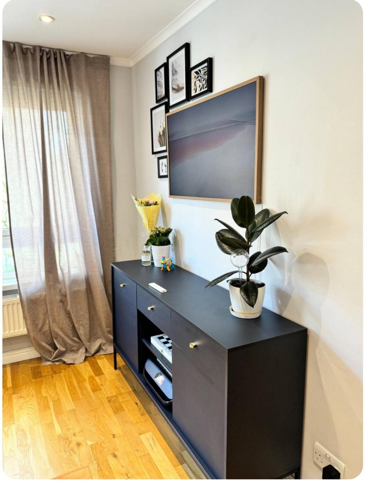 Two Bedroom Flat In The Heart Of Londra Dış mekan fotoğraf